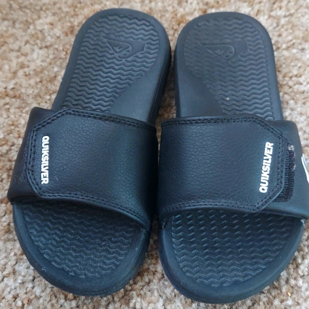 NWOT quicksilver kids sandals